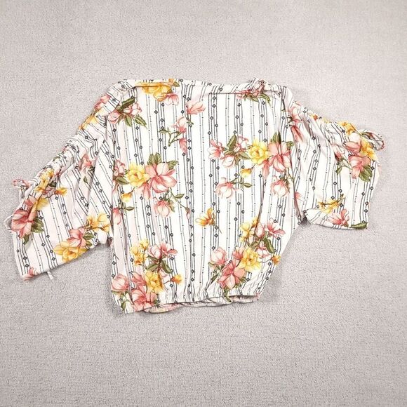 Daytrip Blouse Floral Surplice V-Neck Wide Half Sleeve Crop USA Women's Small - Picture 8 of 8